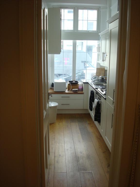 Apartamento Luxury Holland Park, Sleeps 2, Free S'Fast Wifi Londres Exterior foto